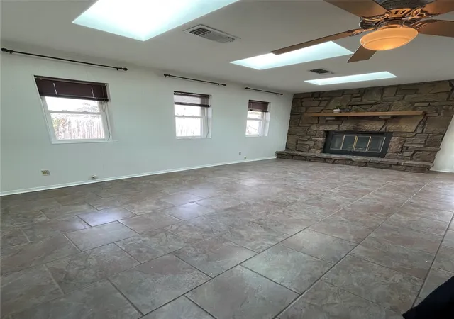 Photo 2 of Single family home for sale at 409 S Fern Ave, Broken Arrow, OK 74012 | MLS# 2628391 | Listing updated on 2026-08-20