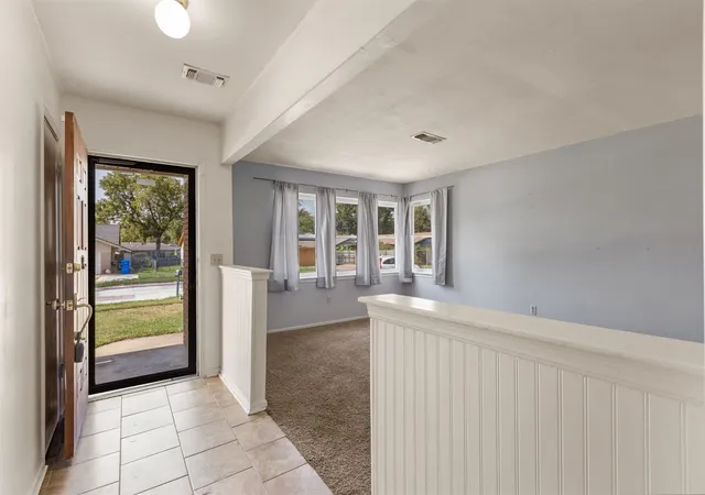 Photo 3 of Sale Pending at 409 S Fern Ave, Broken Arrow, OK 74012 | MLS# 2628391 | Listing updated on 2026-10-09