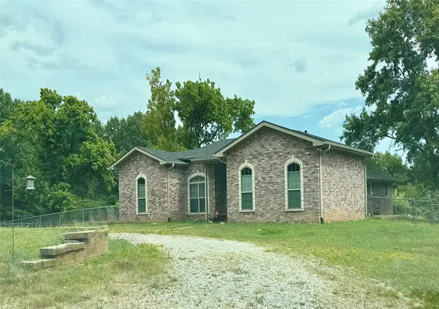 2nd image of 19559 County Road 1533 Loop, Ada, OK 74820 | MLS# 2628405