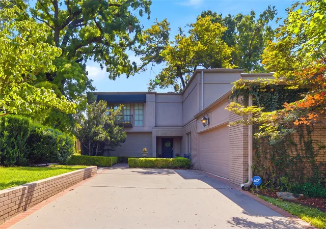 2nd image of 3111 S Quaker Rd, Tulsa, OK 74105 | MLS# 2628337