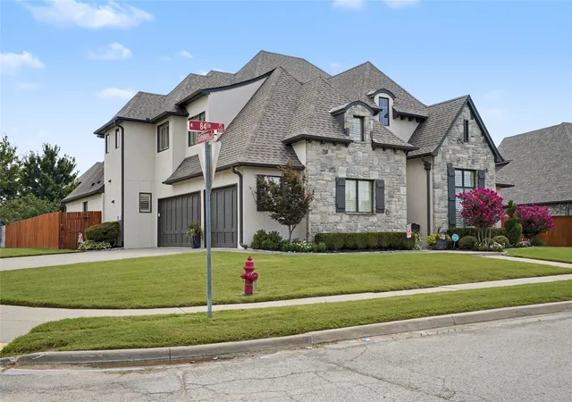 Photo 3 of Single family home for sale at 519 N 84th Place, Broken Arrow, OK 74014 | MLS# 2628401 | Listing updated on 2026-08-20