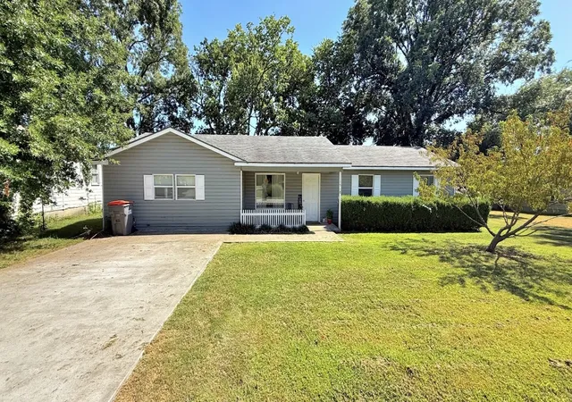 1st image of 1518 80th St Nw, Grove, OK 74344 | MLS# 2628468