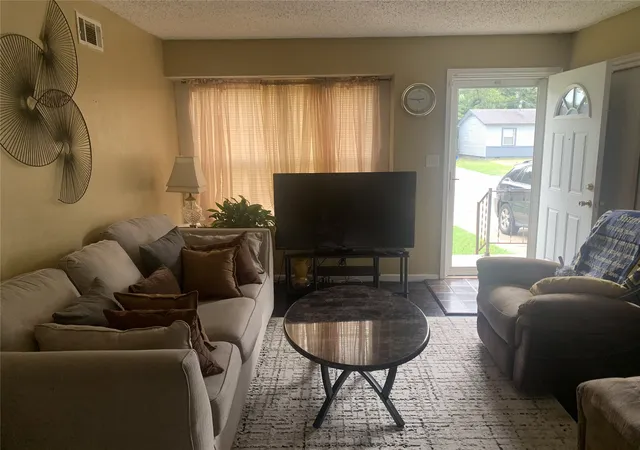 2nd image of 7 E 63rd St N, Tulsa, OK 74126 | MLS# 2628303
