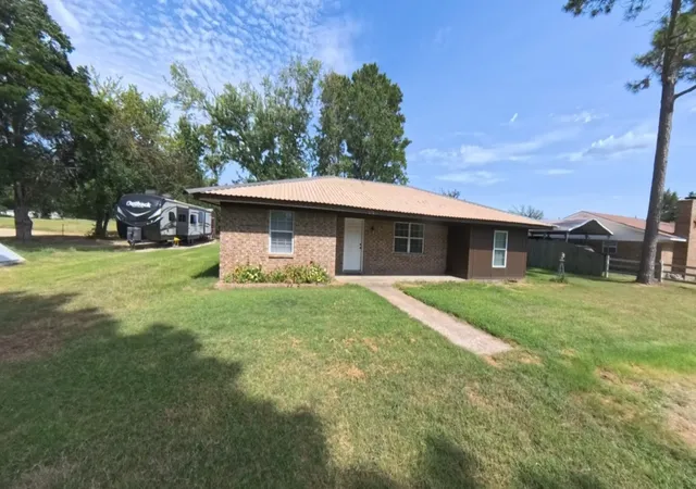 Photo 2 of Single family home for sale at 174 Hummingbird Cir, Colbert, OK 74733 | MLS# 2628418 | Listing updated on 2026-09-30