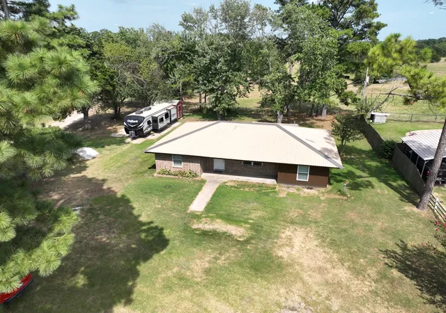 Photo 3 of Single family home for sale at 174 Hummingbird Cir, Colbert, OK 74733 | MLS# 2628418 | Listing updated on 2026-09-30