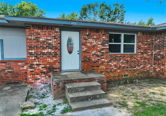 Photo 3 of Sale Pending at 702 W Walnut St, Stilwell, OK 74960 | MLS# 2627735 | Listing updated on 2026-08-26