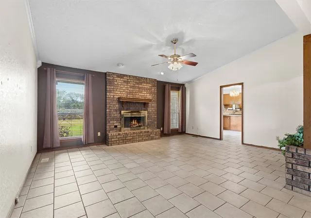 Photo 3 of Single family home for sale at 312 Beaumont Dr, Ardmore, OK 73401 | MLS# 2628209 | Listing updated on 2026-08-20