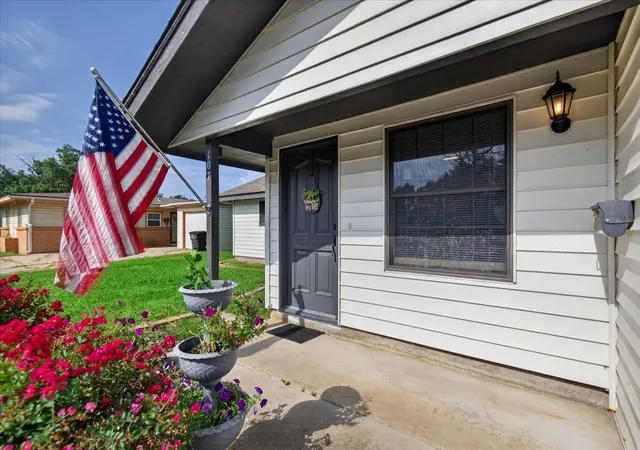 2nd image of 107 Mockingbird, Bartlesville, OK 74003 | MLS# 2628416