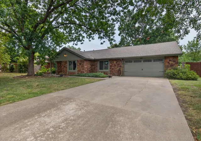 1st image of 2417 Georgetown Dr, Bartlesville, OK 74006 | MLS# 2628475