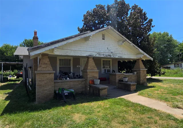 Photo 2 of Single family home for sale at 306 2nd Street, Fairfax, OK 74637 | MLS# 2628514 | Listing updated on 2026-09-17