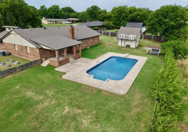 3rd image of 607 Wallace St Nw, Ardmore, OK 73401 | MLS# 2628506