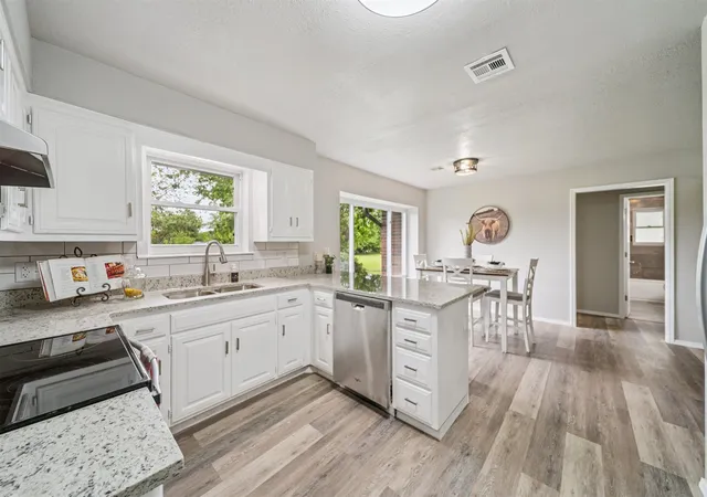 Photo 4 of Sale Pending at 11412 N 193rd East Ave, Owasso, OK 74055 | MLS# 2628526 | Listing updated on 2026-08-28