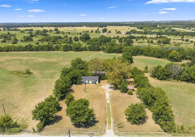 Photo 1 of Single family home for sale at 226 Happy Trails Rd, Ardmore, OK 73401 | MLS# 2628525 | Listing updated on 2026-08-20