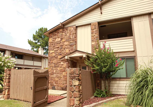 Photo 2 of Condo for sale at 6367 S 80th Eastavenue #G, Tulsa, OK 74133 | MLS# 2628558 | Listing updated on 2026-08-20