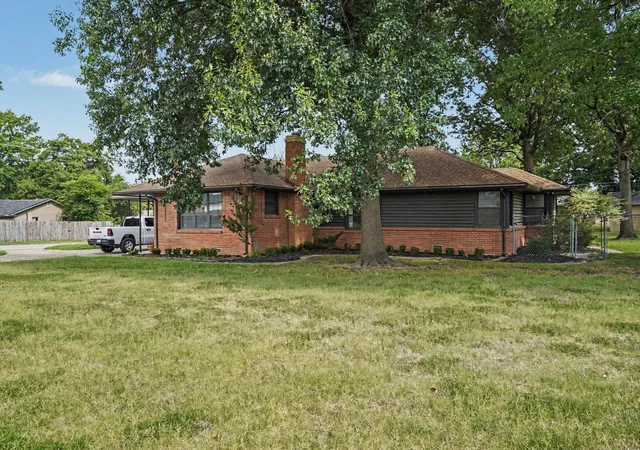 Photo 2 of Single family home for sale at 602 E Elgin Pl, Broken Arrow, OK 74012 | MLS# 2628620 | Listing updated on 2026-08-20