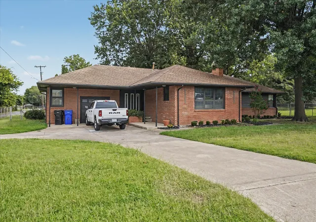 Photo 3 of Single family home for sale at 602 E Elgin Pl, Broken Arrow, OK 74012 | MLS# 2628620 | Listing updated on 2026-08-20