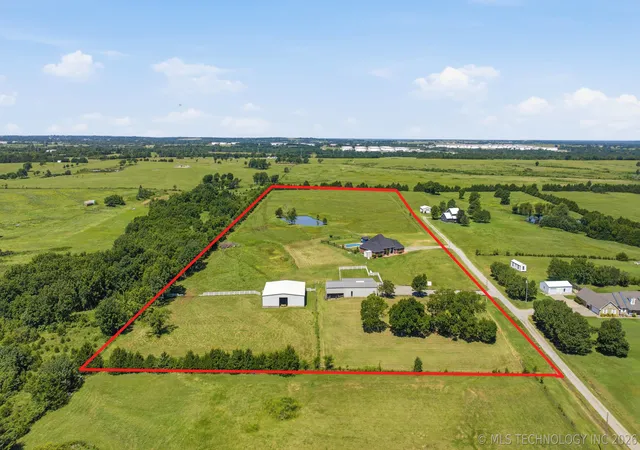 Photo 2 of Sale Pending at 3315 E Ridgewood Dr, Cushing, OK 74023 | MLS# 2628556 | Listing updated on 2026-08-20