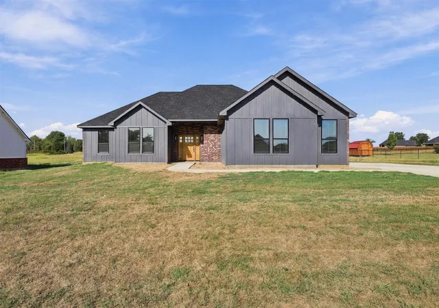 Photo 1 of Single family home for sale at 63 Pecan Ridge Rd, Durant, OK 74701 | MLS# 2626851 | Listing updated on 2026-09-21