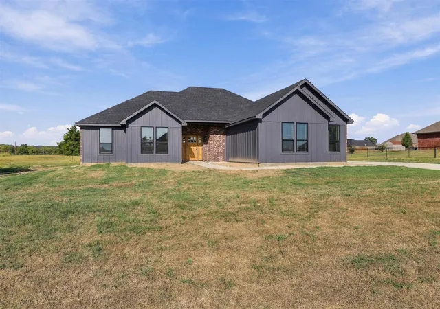 Photo 2 of Single family home for sale at 63 Pecan Ridge Rd, Durant, OK 74701 | MLS# 2626851 | Listing updated on 2026-09-21