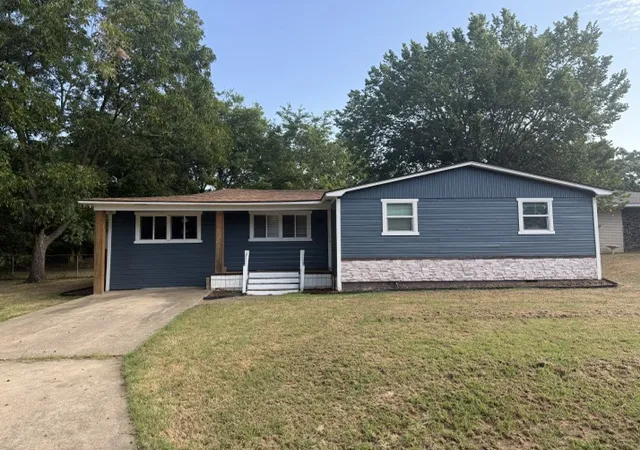 1st image of 1104 Waco, Durant, OK 74701 | MLS# 2628691