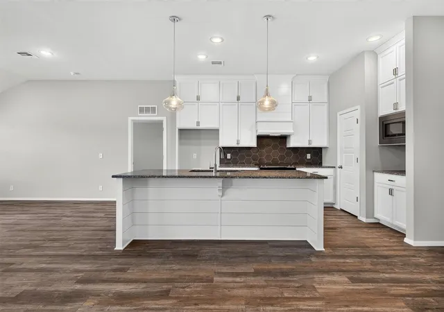 Photo 2 of Single family home for sale at 12404 N 130 Eastavenue, Collinsville, OK 74021 | MLS# 2627894 | Listing updated on 2026-08-31