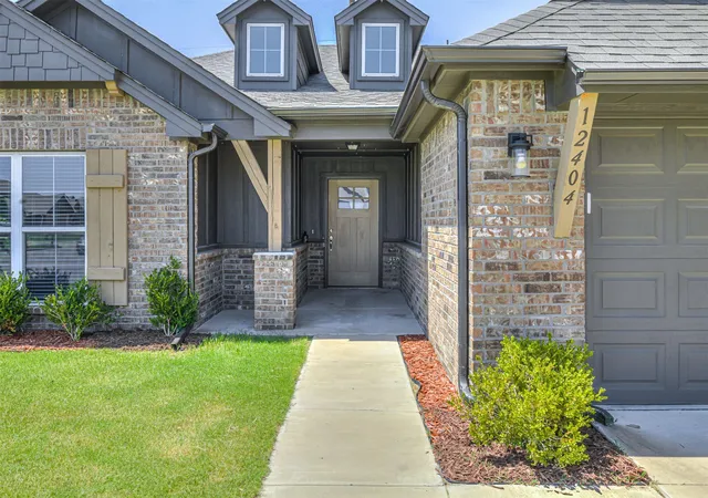 Photo 4 of Single family home for sale at 12404 N 130 Eastavenue, Collinsville, OK 74021 | MLS# 2627894 | Listing updated on 2026-10-04