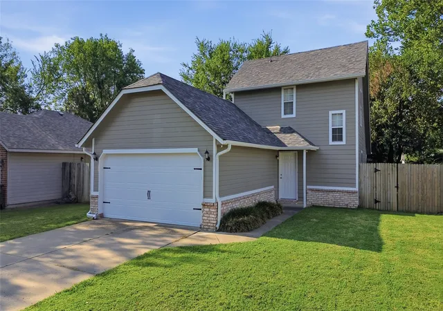 Photo 1 of Sale Pending at 9452 E Cherrywood Dr, Claremore, OK 74019 | MLS# 2628581 | Listing updated on 2026-08-27