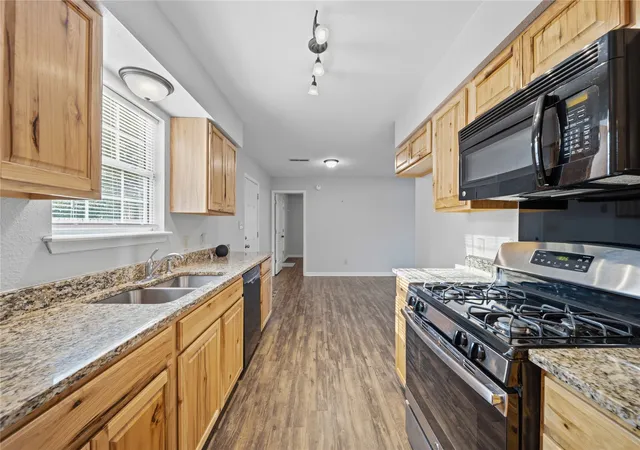 Photo 2 of Sale Pending at 9452 E Cherrywood Dr, Claremore, OK 74019 | MLS# 2628581 | Listing updated on 2026-08-27