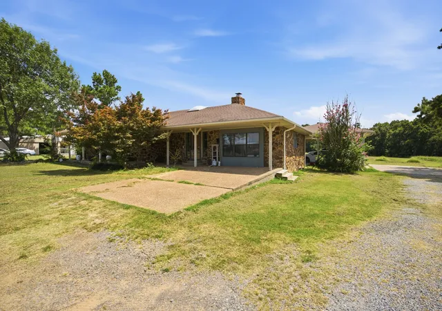Photo 2 of Single family home for sale at 2225 W Chambers Rd, Mc Alester, OK 74501 | MLS# 2628595 | Listing updated on 2026-08-20