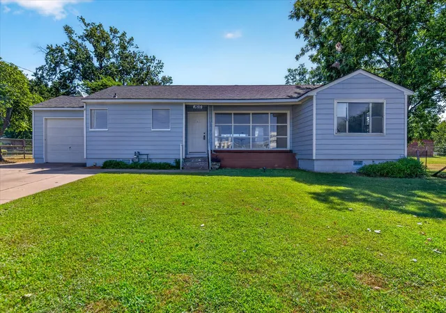 2nd image of 1610 S Shawnee Ave, Bartlesville, OK 74003 | MLS# 2628519