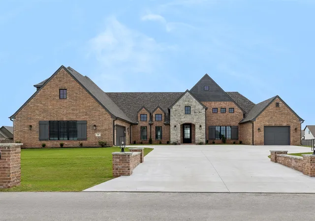 Photo 1 of Sale Pending at 88 E 165th Place S, Glenpool, OK 74033 | MLS# 2628776 | Listing updated on 2026-08-20