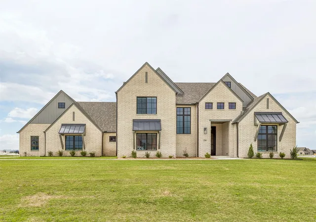 Photo 1 of Single family home for sale at 214 E 164th Place S, Glenpool, OK 74033 | MLS# 2628783 | Listing updated on 2026-08-20