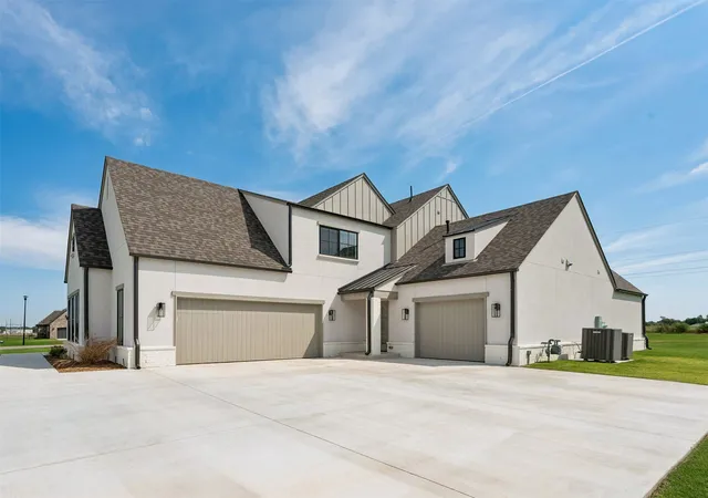 Photo 3 of Single family home for sale at 16501 S 4th Eastavenue, Glenpool, OK 74033 | MLS# 2628789 | Listing updated on 2026-09-01