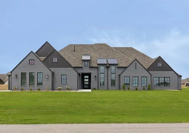 Photo 1 of Single family home for sale at 103 E 165th Place S, Glenpool, OK 74033 | MLS# 2628791 | Listing updated on 2026-08-20