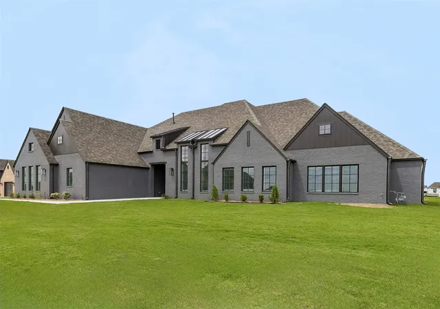 Photo 2 of Single family home for sale at 103 E 165th Place S, Glenpool, OK 74033 | MLS# 2628791 | Listing updated on 2026-08-20