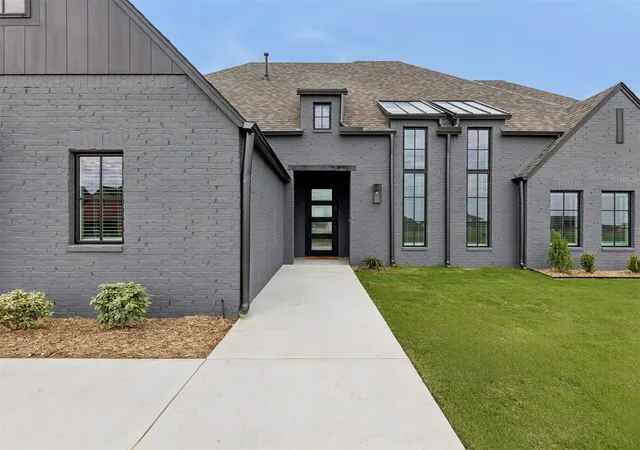 Photo 3 of Single family home for sale at 103 E 165th Place S, Glenpool, OK 74033 | MLS# 2628791 | Listing updated on 2026-08-20