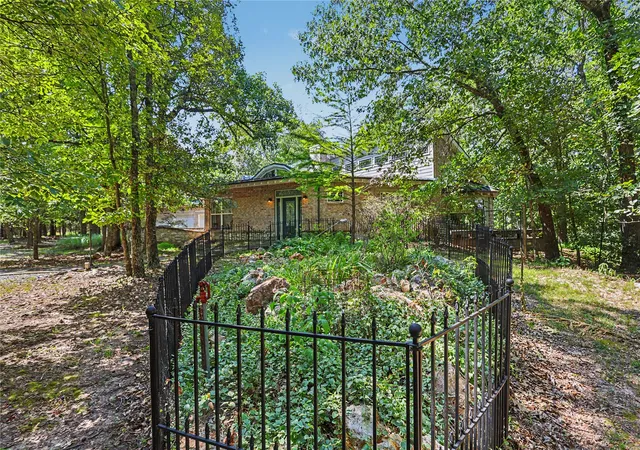 Photo 2 of Sale Pending at 1279 E Ridge Dr, Tahlequah, OK 74464 | MLS# 2628179 | Listing updated on 2026-08-20