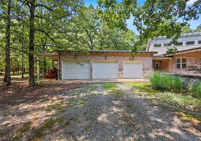 Photo 3 of Sale Pending at 1279 E Ridge Dr, Tahlequah, OK 74464 | MLS# 2628179 | Listing updated on 2026-08-20