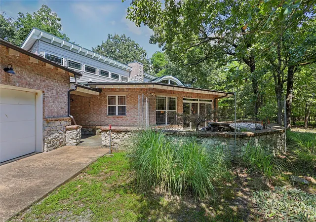 Photo 3 of Sale Pending at 1279 E Ridge Dr, Tahlequah, OK 74464 | MLS# 2628179 | Listing updated on 2026-08-20