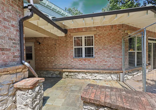 Photo 4 of Sale Pending at 1279 E Ridge Dr, Tahlequah, OK 74464 | MLS# 2628179 | Listing updated on 2026-08-20