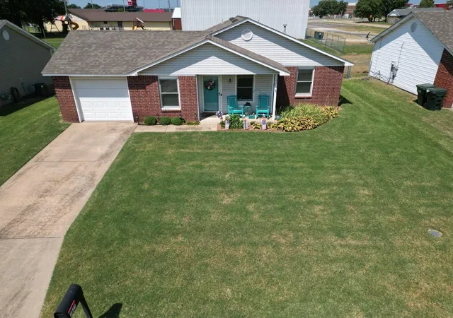 Photo 1 of Single family home for sale at 1821 Lexington Rd, Claremore, OK 74017 | MLS# 2628792 | Listing updated on 2026-08-20