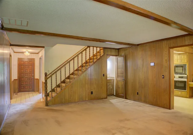 Photo 3 of Sale Pending at 401 E Winston Ct, Broken Arrow, OK 74011 | MLS# 2623769 | Listing updated on 2026-08-25