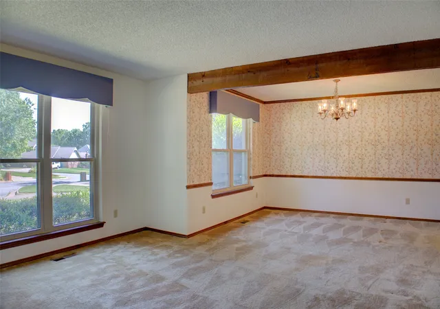 Photo 4 of Sale Pending at 401 E Winston Ct, Broken Arrow, OK 74011 | MLS# 2623769 | Listing updated on 2026-08-25