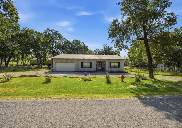 Photo 3 of Single family home for sale at 172 Indian Nation Dr, Canadian, OK 74425 | MLS# 2628630 | Listing updated on 2026-08-20