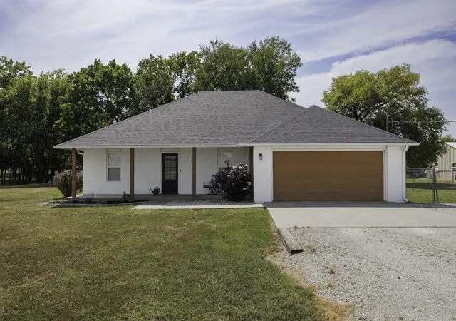 Photo 3 of Sale Pending at 2793 Ns 415 Rd, So Coffeyville, OK 74072 | MLS# 2628563 | Listing updated on 2026-10-01