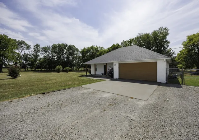 Photo 3 of Sale Pending at 2793 Ns 415 Rd, So Coffeyville, OK 74072 | MLS# 2628563 | Listing updated on 2026-10-01