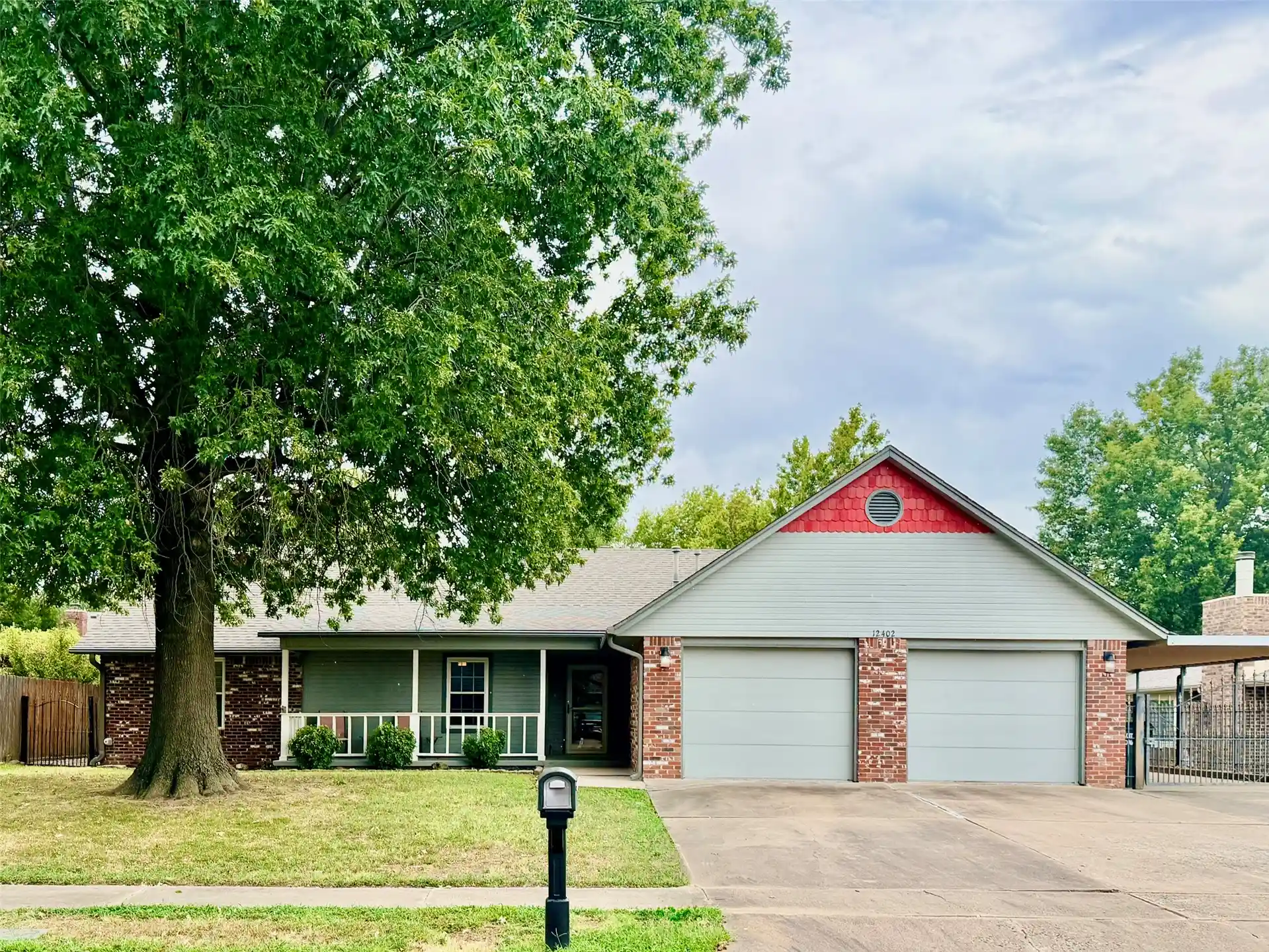 Photo 1 of Sale Pending at 12402 E 77th Street N, Owasso, OK 74055 | MLS# 2628700 | Listing updated on 2026-10-18