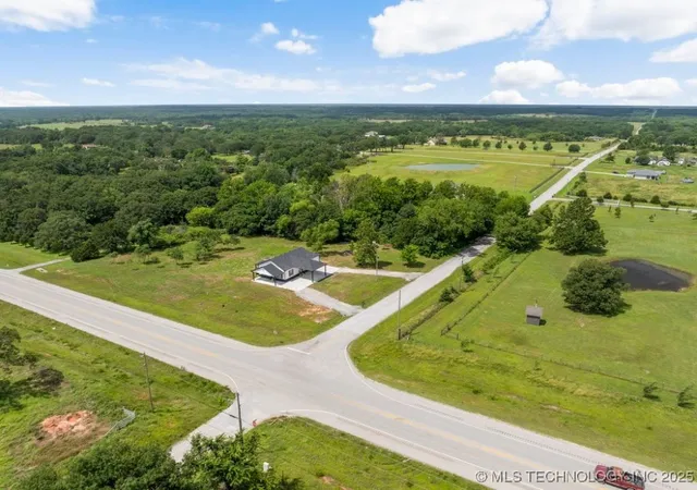 Photo 3 of Single family home for sale at 35444 W 271st Street S, Bristow, OK 74010 | MLS# 2628808 | Listing updated on 2026-08-20