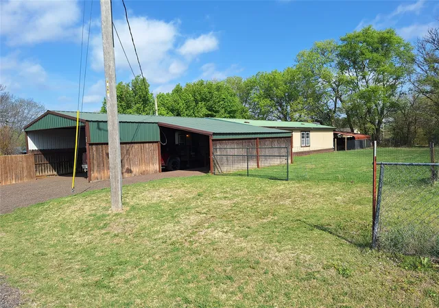 Photo 1 of Manufactured home for sale at 200 W 7th Street, Stratford, OK 74872 | MLS# 2627105 | Listing updated on 2026-08-20
