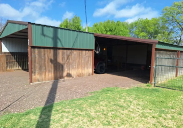 Photo 4 of Manufactured home for sale at 200 W 7th Street, Stratford, OK 74872 | MLS# 2627105 | Listing updated on 2026-08-20